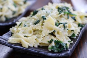 creamy farfalle with spinach and mushrooms