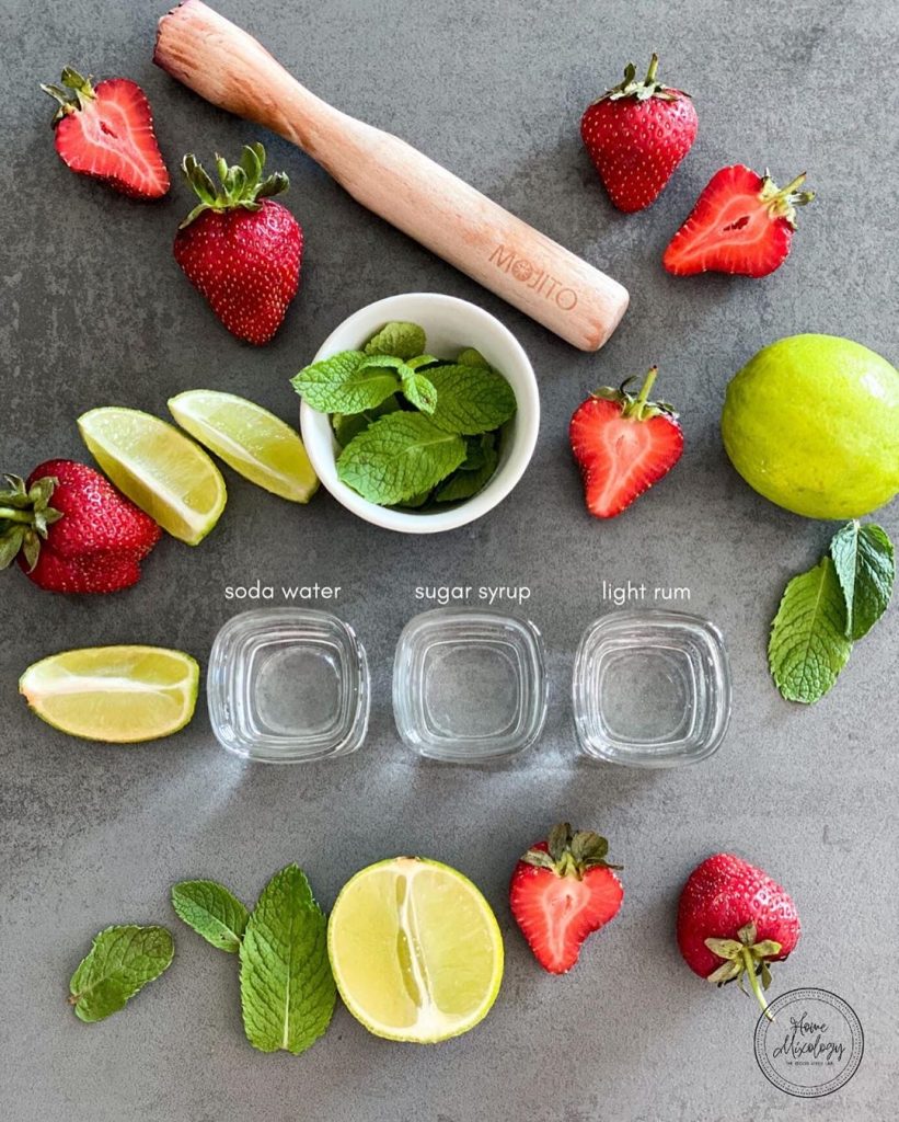 Fizzy and Minty Strawberry Mojito Recipe